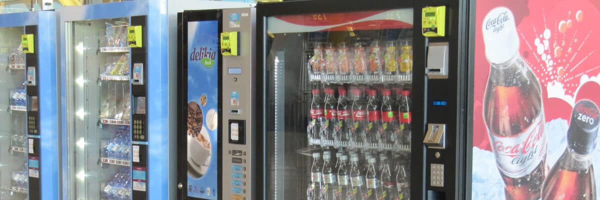 pay for snacks, drinks and other edibles at a vending machine with Nayax's cashless card readers.